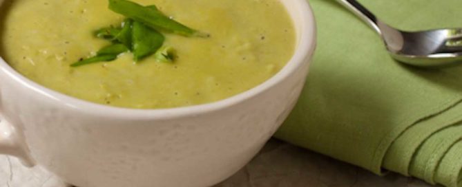 A Healthy 5-Minute Vegan Pea Soup Recipe